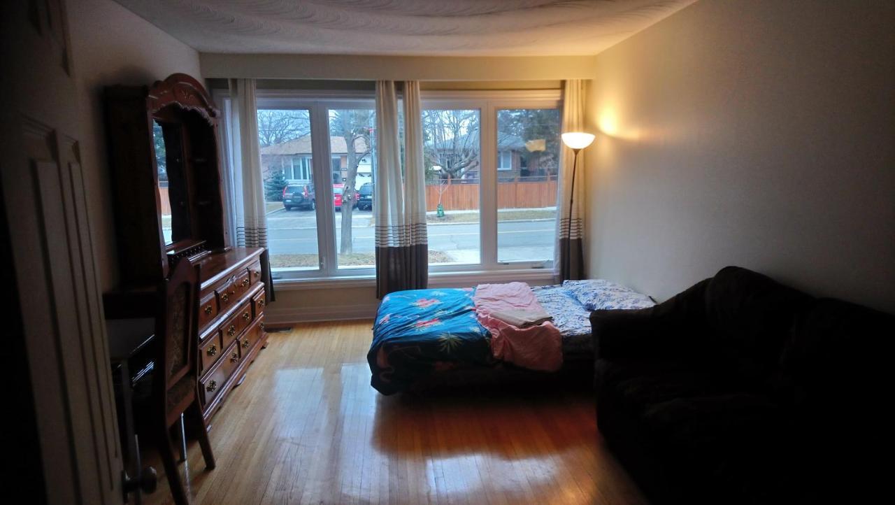 Private Rooms 5 Min Finch West Subway - York University Toronto Extérieur photo