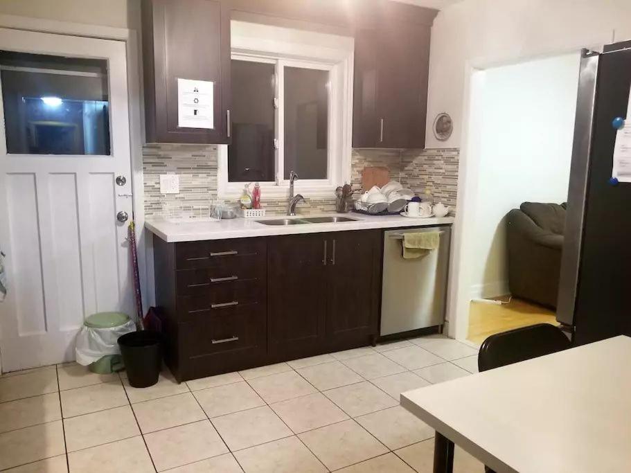 Private Rooms 5 Min Finch West Subway - York University Toronto Extérieur photo